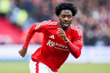 Nottingham Ormanı 'ndan Ola Aina Premier League maçı sırasında Nottingham Forest, Brighton ve Hove Albion' a karşı 1 Şubat 2025 'te İngiltere' nin Nottingham şehrinde oynanan karşılaşmada.