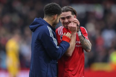 Nottingham Ormanı 'ndan Morgan Gibbs-White ve Nottingham Ormanı' ndan Jota Silva Premier Lig maçından sonra Nottingham Ormanı 'nın Brighton ve Hove Albion' a karşı oynadığı 1 Şubat 2025 'te Nottingham, İngiltere' de oynanan maçı kutluyorlar.