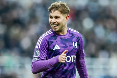 Fulham 'dan Emile Smith Rowe, 1 Şubat 2025' te İngiltere 'nin Newcastle kentinde St.James' s Park 'ta oynanan Premier League maçında takımın ilk golünü kutluyor.