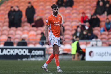 Blackpool takımından Tom Bloxham, Blackpool - Charlton Athletic maçında 1 Şubat 2025 'te Bloomfield Road, Blackpool' da karşılaştı.