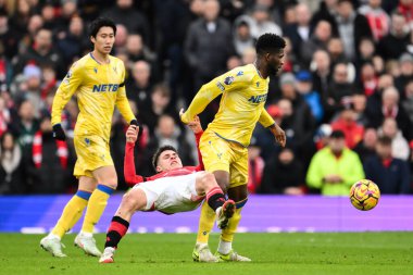Crystal Palace 'dan Jefferson Lerma, Manchester United ile Manchester United' ın 2 Şubat 2025 'te Old Trafford, Manchester' daki Crystal Palace maçında Manchester United 'ın Manuel Ugarte' ı başından savdı.