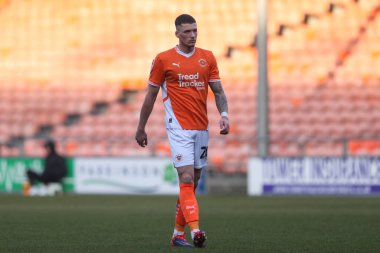 Blackpool takımından Oliver Casey Blackpool 'dan Blackpool Charlton Athletic' e karşı 1 Şubat 2025 'te Bloomfield Road, Blackpool' da oynanan maçta