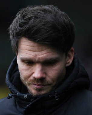 Sheffield Wednesday 'in Danny Rhl teknik direktörü Sheffield Wednesday' in 1 Şubat 2025 'te Hillsborough, Sheffield, İngiltere' de Luton Town 'a karşı oynadığı maçta üzgün görünüyor.