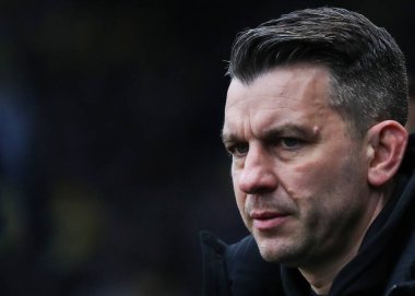 Luton Town 'un Matt Bloomfield teknik direktörü. 1 Şubat 2025' te Sheffield Wednesday, Hillsborough, Sheffield 'da Luton Town' a karşı.