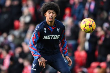 Kristal Saray 'dan Chris Richards Premier Lig karşılaşması öncesinde Manchester United' ın Old Trafford, Manchester 'daki Crystal Palace maçında ısınma turunda 2 Şubat 2025