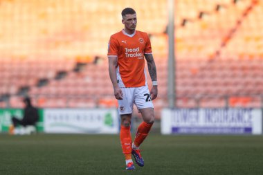 Blackpool takımından Oliver Casey Blackpool 'dan Blackpool Charlton Athletic' e karşı 1 Şubat 2025 'te Bloomfield Road, Blackpool' da oynanan maçta