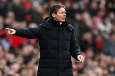 Crystal Palace 'ın Oliver Glasner Müdürü, 2 Şubat 2025' te Manchester United 'ın Old Trafford, Manchester' daki Crystal Palace maçında oyuncularına talimat verdi.