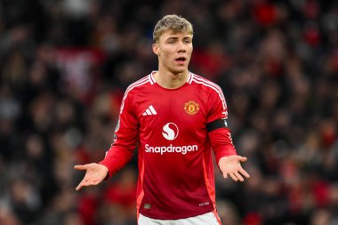 Manchester United ile Manchester United arasında oynanan Premier League maçında Rasmus Hjlund, Old Trafford, Manchester, Birleşik Krallık 'ta 2 Şubat 2025 tarihinde karşı karşıya geldi.