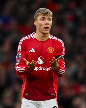 Manchester United takımının 2 Şubat 2025 tarihinde Old Trafford, Manchester 'da oynanan Premier League maçında Rasmus Hjlund takımına talimat verdi.