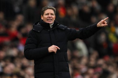 Crystal Palace 'ın Oliver Glasner Müdürü, 2 Şubat 2025' te Manchester United 'ın Old Trafford, Manchester' daki Crystal Palace maçında oyuncularına talimat verdi.