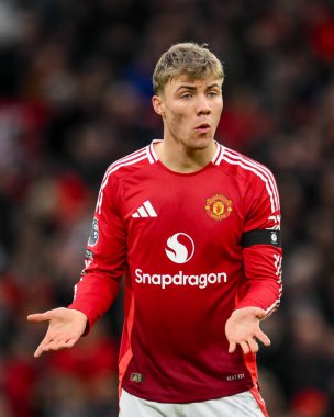 Manchester United takımının 2 Şubat 2025 tarihinde Old Trafford, Manchester 'da oynanan Premier League maçında Rasmus Hjlund takımına talimat verdi.