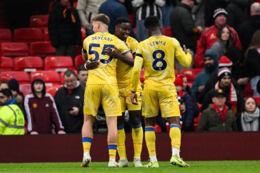 Crystal Palace oyuncuları Premier Lig maçını kazandıktan sonra Manchester United ile Crystal Palace maçını Old Trafford, Manchester, İngiltere 'de 2 Şubat 2025' te kazandılar.