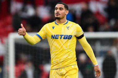 Crystal Palace 'dan Maxence Lacroix, Premier League maçından sonra Manchester United' ın Old Trafford, Manchester, Birleşik Krallık 'taki Crystal Palace maçında baş parmağını kaldırdı.