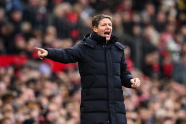 Crystal Palace 'ın Oliver Glasner Müdürü Premier League maçında takım talimatlarını veriyor Manchester United - Old Trafford, Manchester, İngiltere, 2 Şubat 2025