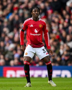 Manchester United ile Manchester United arasında oynanan Premier League maçında Kobbie Mainoo, Old Trafford, Manchester, İngiltere 'de Crystal Palace' a karşı, 2 Şubat 2025