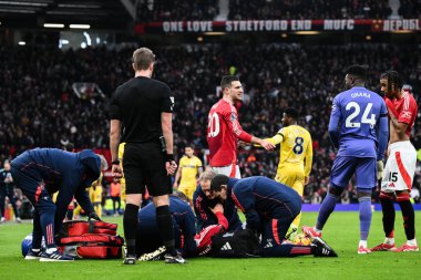 Manchester United takımından Lisandro Martnez, Manchester United 'ın 2 Şubat 2025 tarihinde Old Trafford, Manchester' daki Crystal Palace maçında tıbbi tedavi gördü.