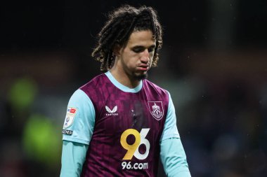 Burnley 'den Hannibal Mejbri, Burnley-Oxford United maçında 4 Şubat 2025' te Turf Moor, Burnley, İngiltere 'de karşı karşıya geldi.