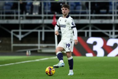 Oxford United takımından Tyler Goodrham, 4 Şubat 2025 'te Burnley, Burnley, İngiltere' de Oxford United maçında topu aldı.