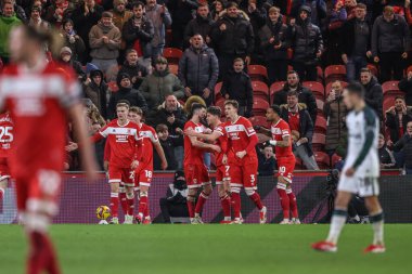 Middlesbrough takımından Hayden Hackney, 3 Şubat 2025 'te Middlesbrough, İngiltere' deki Riverside Stadyumu 'nda oynanan Sky Bet Şampiyonası maçında 2-2' lik galibiyetini kutluyor.