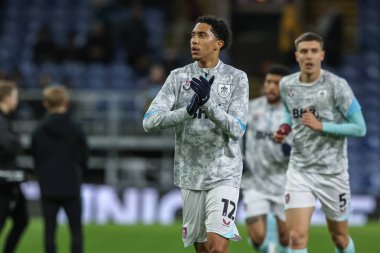 Burnley 'den Bashir Humphreys, 4 Şubat 2025' te Burnley, Burnley, Birleşik Krallık 'ta oynanan Sky Bet Şampiyonası maçında maç öncesi ısınma maçında Burnley ile Oxford United karşı karşıya geldi.