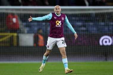 Burnley takımından Jonjo Shelvey 4 Şubat 2025 'te Burnley-Oxford United maçında tepki gösterdi.