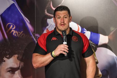 Matt Peet Wigan Warriors 'un koçu 2025 Betfred Süper Ligi lansmanında Manchester, İngiltere' de Kooperatif Canlı, 5 Şubat 2025