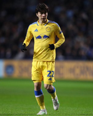 Leeds United takımından Ao Tanaka, Coventry City ile Leeds United maçında Coventry Building Society Arena, Coventry, İngiltere 'de 5 Şubat 2025' te karşı karşıya geldi.
