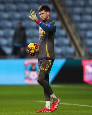 Leeds United takımından Illan Meslier 5 Şubat 2025 'te Coventry Building Society Arena, Coventry, İngiltere' de Coventry City ile Leeds United arasındaki Sky Bet Şampiyonası öncesi ısınma maçında