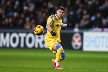 Leeds United takımından Manor Solomon, Coventry Building Society Arena, Coventry, İngiltere 'de Coventry City ile Leeds United arasındaki Sky Bet Şampiyonası maçında pas attı.
