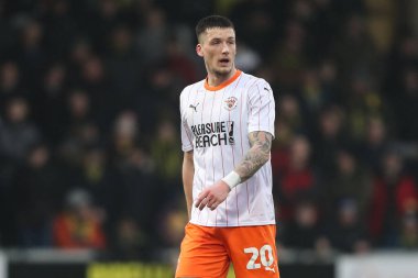 Blackpool takımından Oliver Casey, 8 Şubat 2025 tarihinde İngiltere 'nin Trent kentindeki Pirelli Stadyumu' nda oynanan 1.