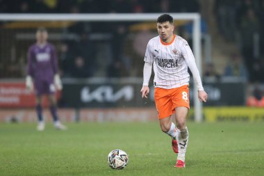 Blackpool takımından Albie Morgan, 8 Şubat 2025 tarihinde İngiltere 'nin Trent kentindeki Pirelli Stadyumu' nda oynanan 1.