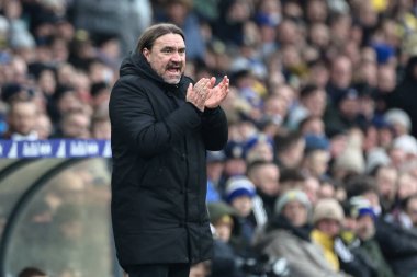 Leeds Unitedreacts takımının teknik direktörü Daniel Farke, 8 Şubat 2025 tarihinde, Elland Road, Leeds, İngiltere 'de oynanan dördüncü tur müsabaka Leeds United - Millwall karşılaşmasında teknik alanda oynadı.