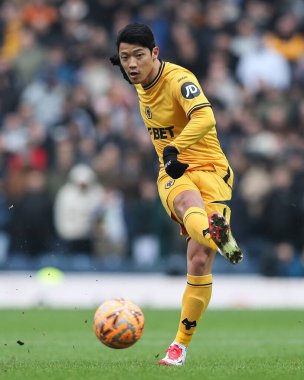 Wolverhampton Wanderers takımından Hwang Hee-Chan, 9 Şubat 2025 'te Ewood Park, Blackburn' de oynanan dördüncü tur Blackburn Rovers - Wolverhampton Wanderers karşılaşmasında pas verdi.