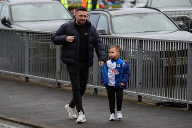 Blackburn Rovers taraftarları, 9 Şubat 2025 'te Ewood Park, Blackburn, İngiltere' de düzenlenen dördüncü tur Blackburn Rovers - Wolverhampton Wanderers karşılaşması öncesinde stadyuma geldiler.