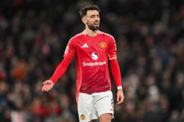 Manchester United 'dan Bruno Fernandes, 7 Şubat 2025' te Old Trafford, Manchester 'da oynanan dördüncü tur Manchester United - Leicester City karşılaşmasında tepki gösterdi.