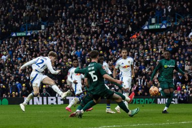 Leeds United takımından Sam Chambers, 8 Şubat 2025 tarihinde Leeds, İngiltere 'deki Elland Road, Leeds' de oynanan 4.
