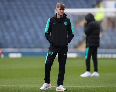 Wolverhampton Wanderers takımından Tommy Doyle, 9 Şubat 2025 'te İngiltere' nin Blackburn kentinde oynanan Ewood Park 'taki dördüncü tur Blackburn Rovers - Wolverhampton Wanderers karşılaşmasında Emirlikler Kupası' nın önüne geçti.