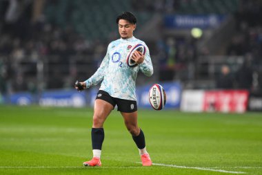 İngiltere 'den Marcus Smith 2025 Guinness 6 uluslar arası müsabaka öncesinde Allianz Stadyumu, Twickenham, Birleşik Krallık, 8 Şubat 2025