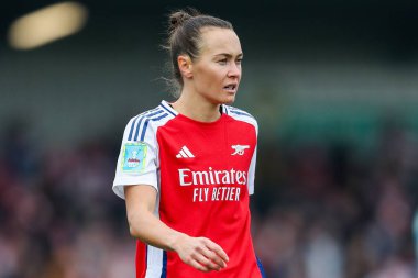 Arsenal 'den Caitlin Foord, 9 Şubat 2025' te İngiltere 'nin Borehamwood kentindeki Managata Pay UK Stadyumu' nda oynanan Adobe Kadınlar FA Cup 5. Raunt Arsenal Women vs London City Lionses maçına bakıyor.