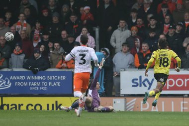 Burton Albion takımından Rumarn Burrell, 8 Şubat 2025 tarihinde İngiltere 'nin Trent kentindeki Pirelli Stadyumu' nda oynanan Sky Bet 1 karşılaşmasında 1-0 berabere kalma golünü attı.