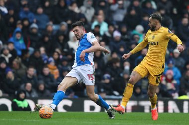 Blackburn Rovers 'dan Danny Batth, 9 Şubat 2025' te Ewood Park, Blackburn, İngiltere 'de düzenlenen dördüncü tur Blackburn Rovers - Wolverhampton Wanderers karşılaşmasında pas verdi.