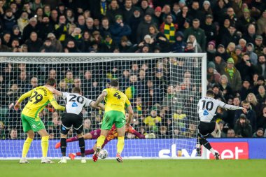 Derby County 'den Jerry Yates, 8 Şubat 2025' te Norwich City 'nin Carrow Road, Norwich County' ye karşı oynadığı Sky Bet Şampiyonası maçında ceza aldı.