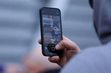 Preston North End taraftarı, 8 Şubat 2025 'te İngiltere' nin Deepdale kentinde oynanan Preston North End-Wycombe Wanderers karşılaşması öncesinde stadyumun fotoğrafını çekti.
