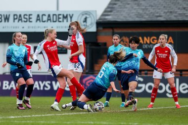 Arsenal 'den Frida Maanum, 9 Şubat 2025' te Managata Pay UK Stadyumu, Borehamwood, Birleşik Krallık 'ta oynanan Adobe Kadınlar Kupası 5. Raunt Arsenal Women vs London City Lionses maçında Londra City Lionses tarafından engellendi.