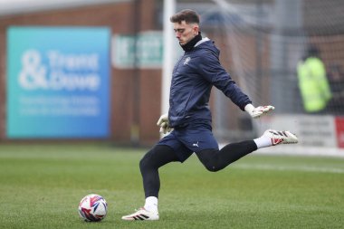 Blackpool 'dan Harry Tyrer, Sky Bet Ligi 1 maçı öncesinde oynanan ısınma maçında Burton Albion' a karşı Pirelli Stadyumu, Burton üzerine Trent, İngiltere, 8 Şubat 2025