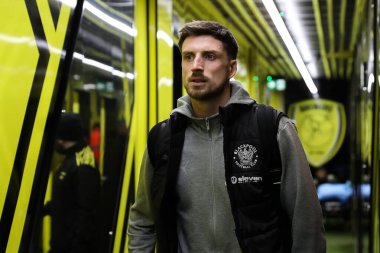 Blackpool 'dan Jake Beesley, 8 Şubat 2025 tarihinde İngiltere' nin Trent kentindeki Pirelli Stadyumu 'nda oynanan 1.