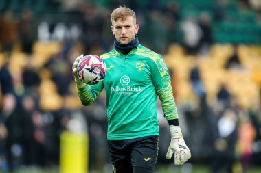 Norwich City 'den George Long, 8 Şubat 2025' te Norwich City 'nin Carrow Road, Norwich County' e karşı oynadığı Gökyüzü İddia Şampiyonası maçı öncesinde ısınıyor.