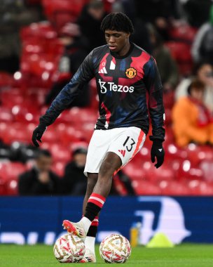 Manchester United 'dan Patrick Dorgu, Birleşik Krallık' ın Old Trafford kentinde oynanan dördüncü turda oynanan Emirates FA Cup Dördüncü Raund karşılaşması öncesi ısınma maçında, 7 Şubat 2025