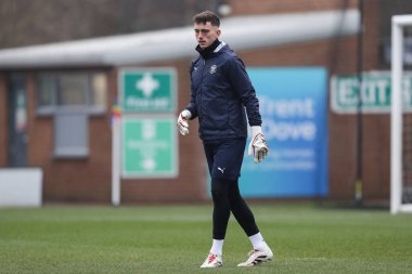Blackpool 'dan Harry Tyrer, Sky Bet Ligi 1 maçı öncesinde oynanan ısınma maçında Burton Albion' a karşı Pirelli Stadyumu, Burton üzerine Trent, İngiltere, 8 Şubat 2025