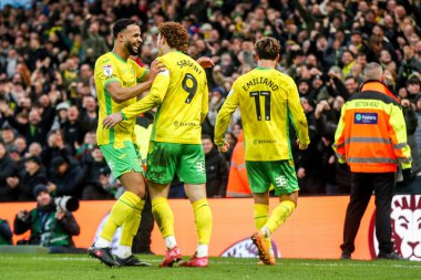 Norwich City 'den Josh Sargent, 8 Şubat 2025' te Norwich City 'nin Norwich Road, Norwich County' ye karşı oynadığı Sky Bet Şampiyonası maçında takım arkadaşları ile golünü kutluyor.